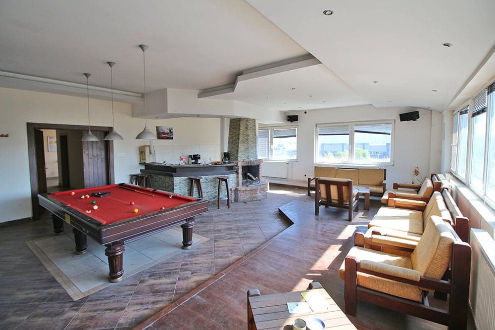 Деловен Објект во Илинден - За Продажба - Илинден