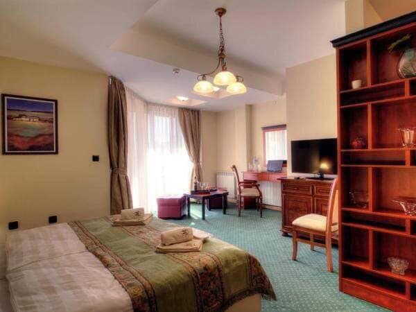 Hotel in Center for sale - For Sale - Karposh - Image 1