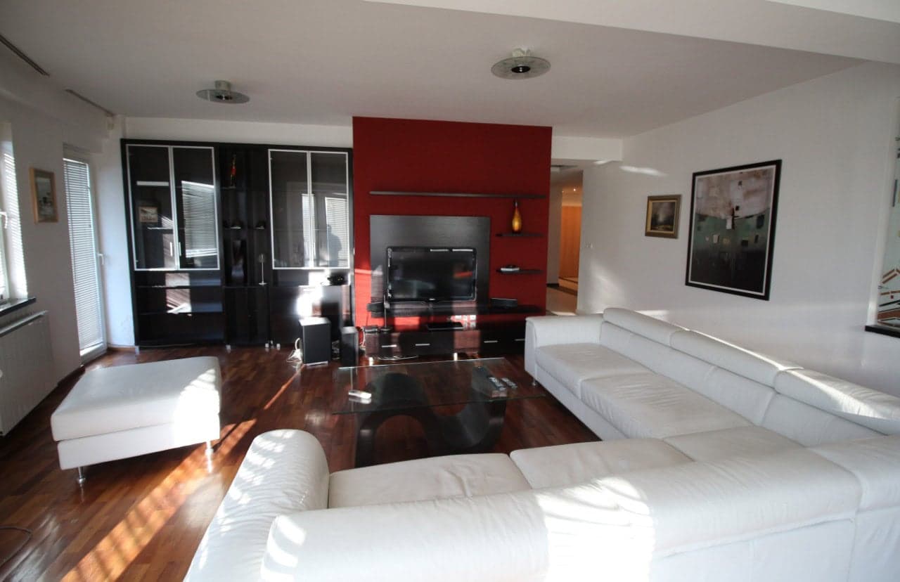 Ексклузивен стан во Центар - За Изнајмување - Центар - Слика 2