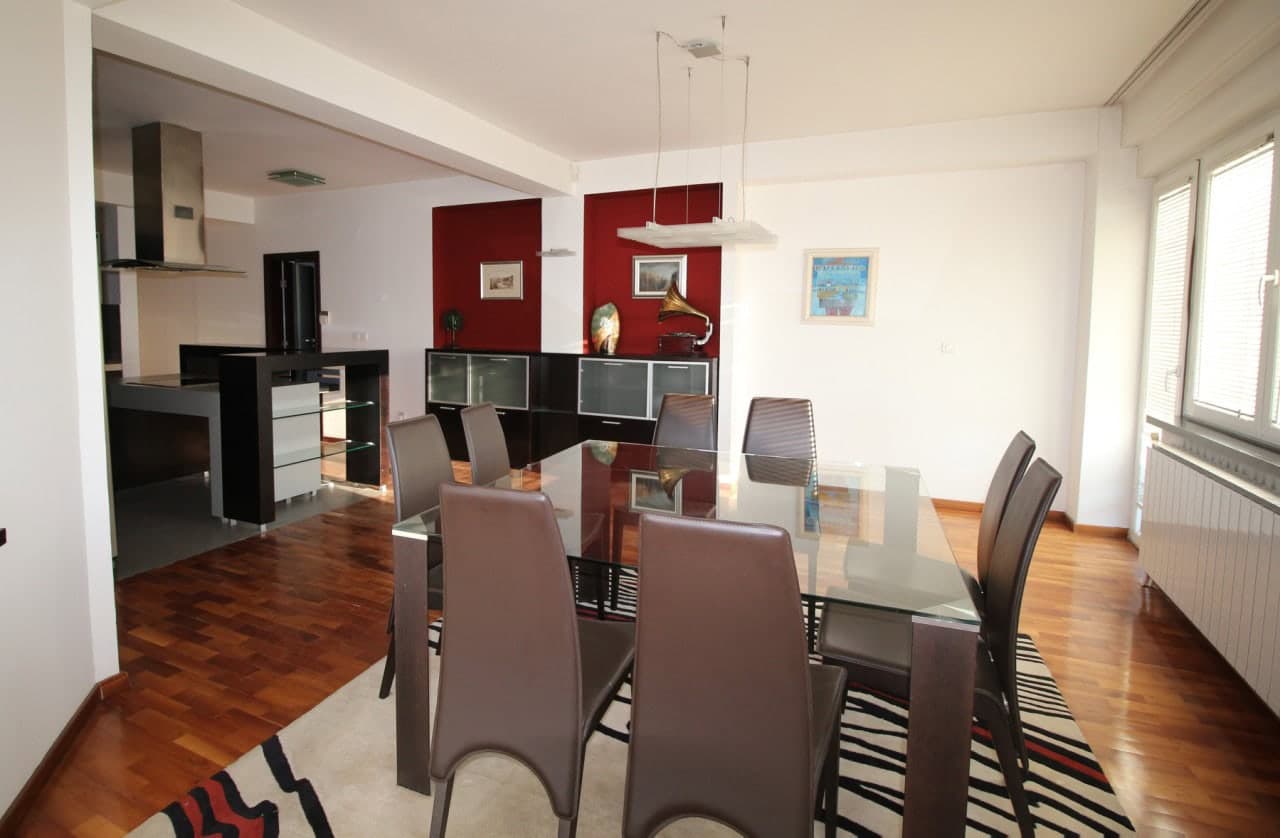 Ексклузивен стан во Центар - За Изнајмување - Центар - Слика 3