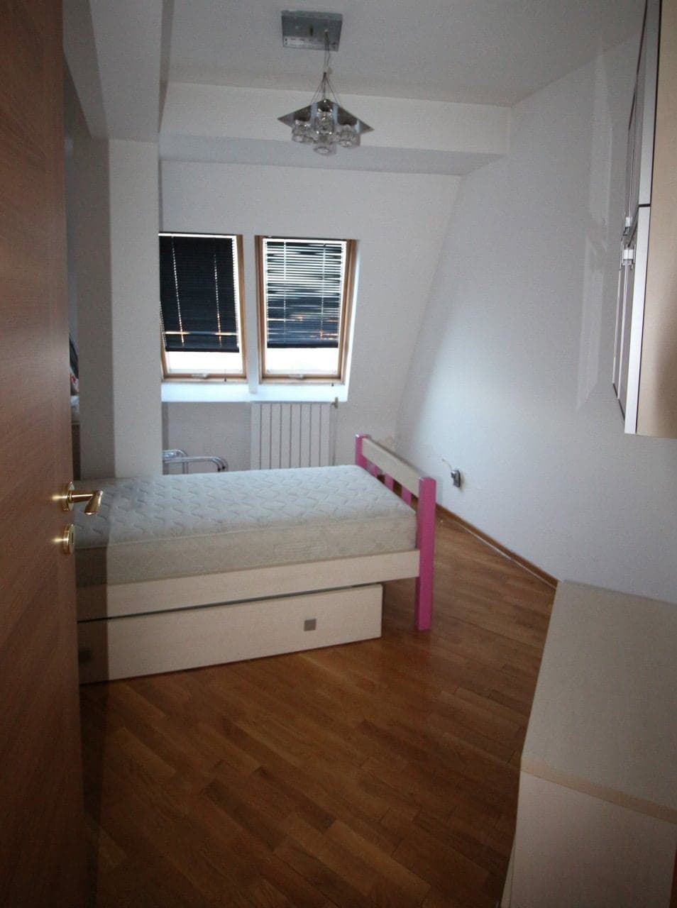 Ексклузивен стан во Центар - За Изнајмување - Центар - Слика 16