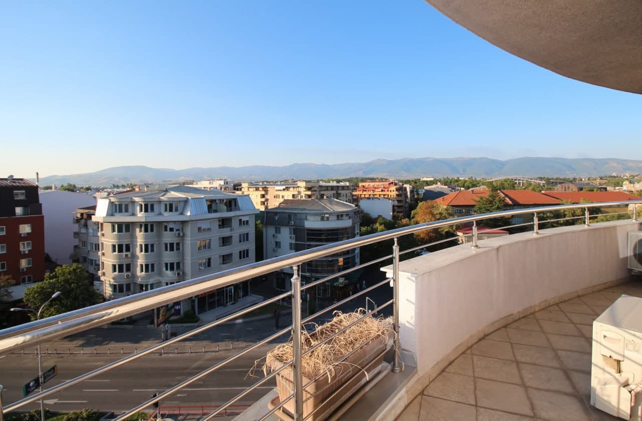 Ексклузивен стан во Центар - За Изнајмување - Центар - Слика 13