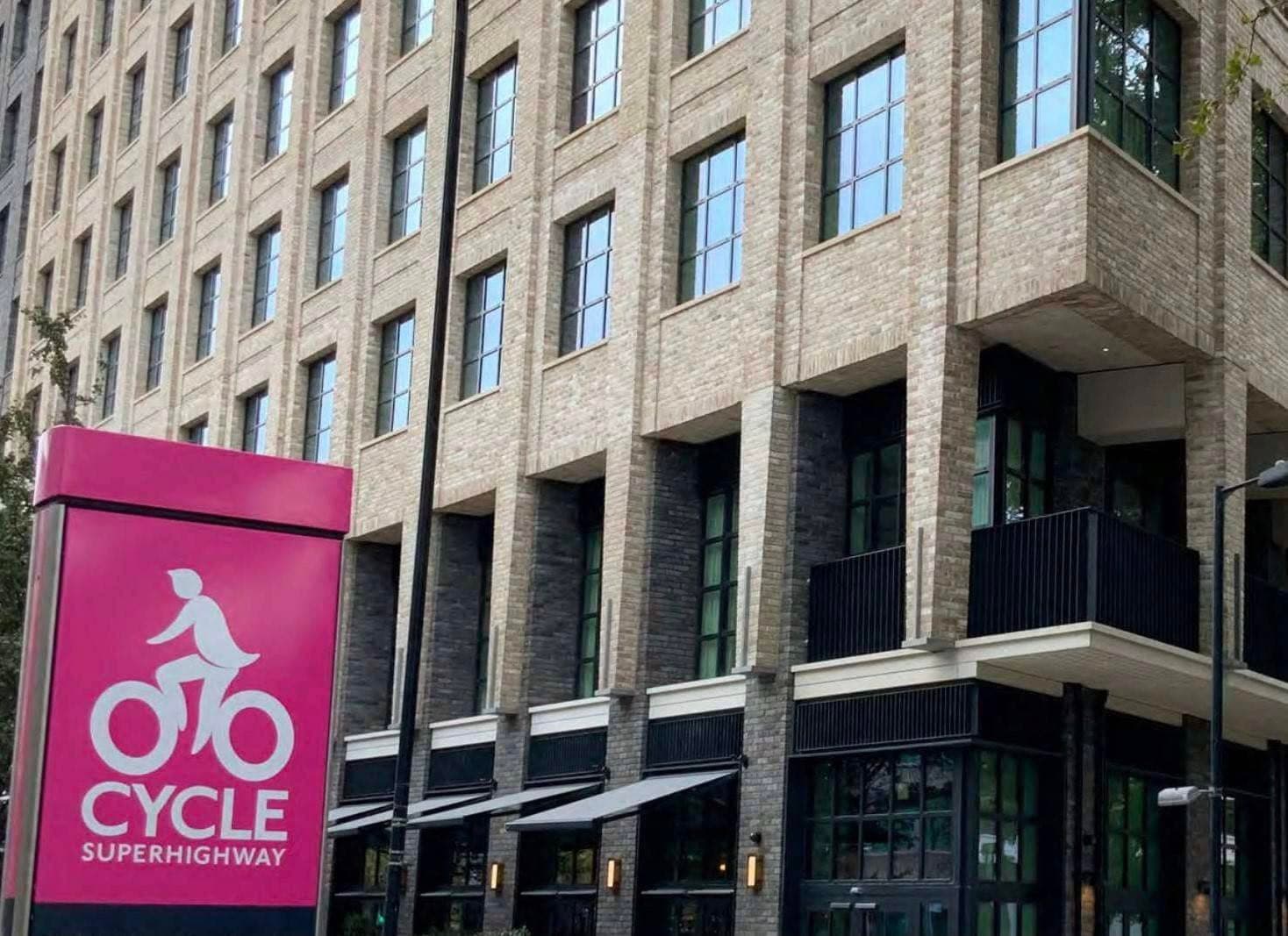 Нова ексклузивна деловна зграда - За Изнајмување - Центар - Слика 4