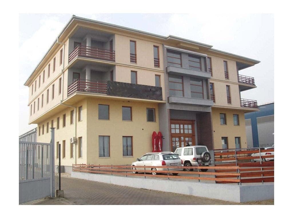 Business building in Vizbegovo - For Sale - Karposh - Image 1