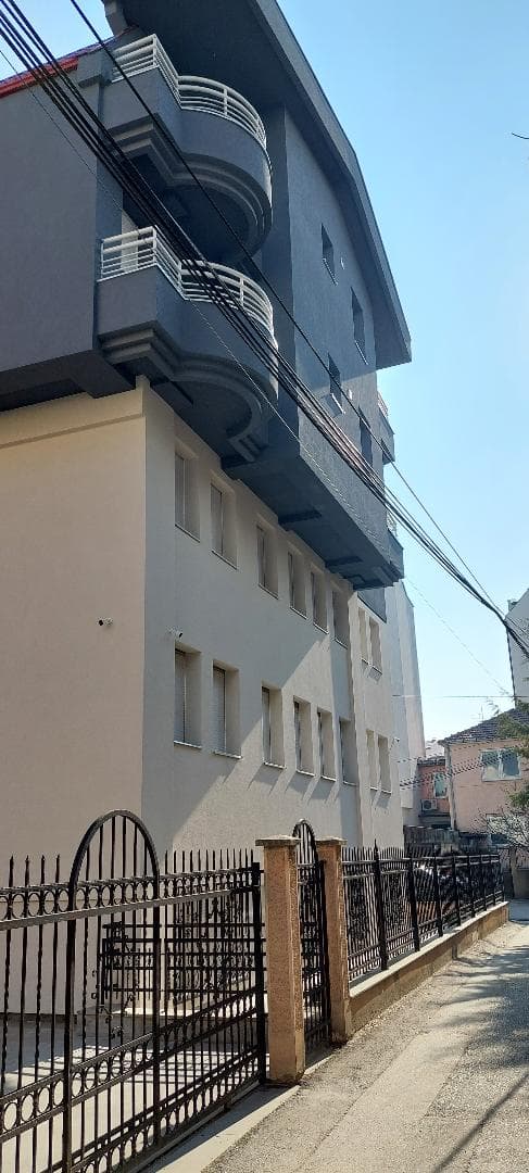 Деловно/станбен објект 893м2 во Кисела Вода - 3