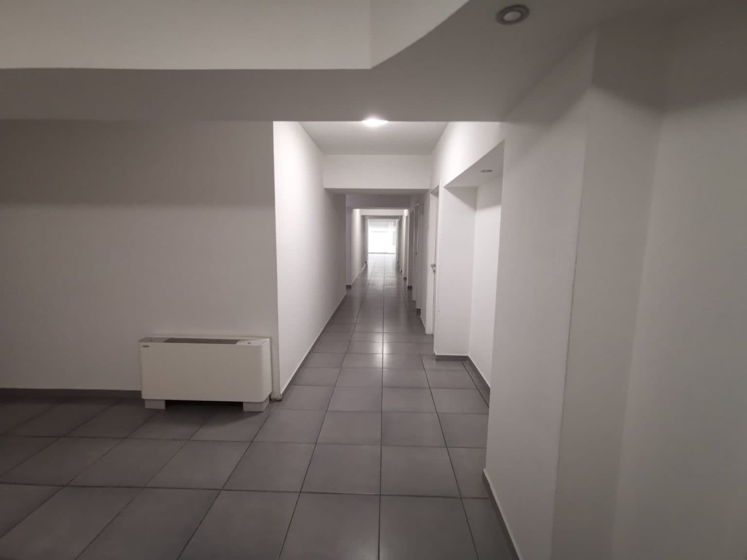 Деловен простор 400м2 - За Изнајмување - Кисела Вода - Слика 3