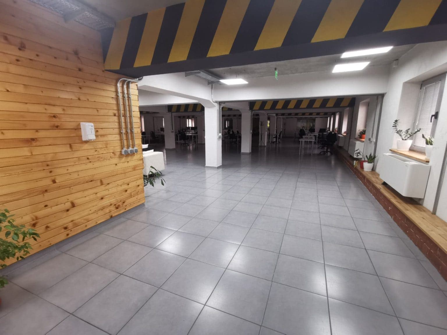 Деловен простор 400м2 - За Изнајмување - Кисела Вода - Слика 5