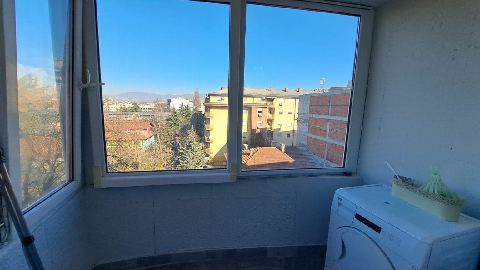 Стан 86м2 во Центар - За Изнајмување - Центар - Слика 6