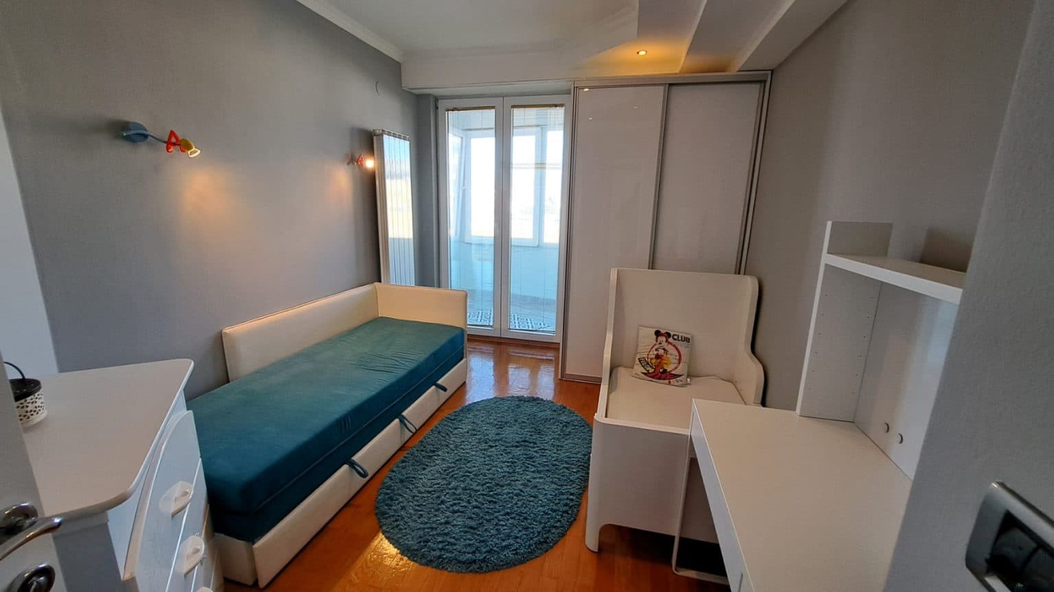 Стан 86м2 во Центар - За Изнајмување - Центар - Слика 3