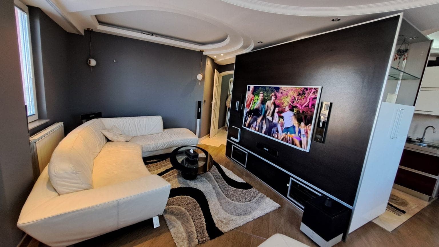 Стан 86м2 во Центар - За Изнајмување - Центар - Слика 1