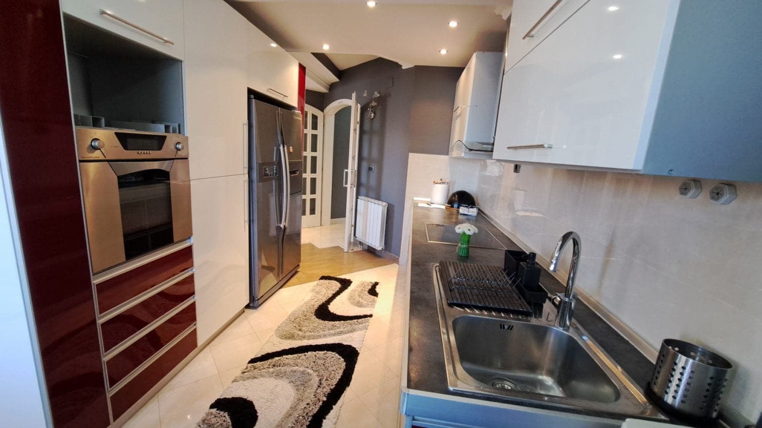 Стан 86м2 во Центар - За Изнајмување - Центар - Слика 9