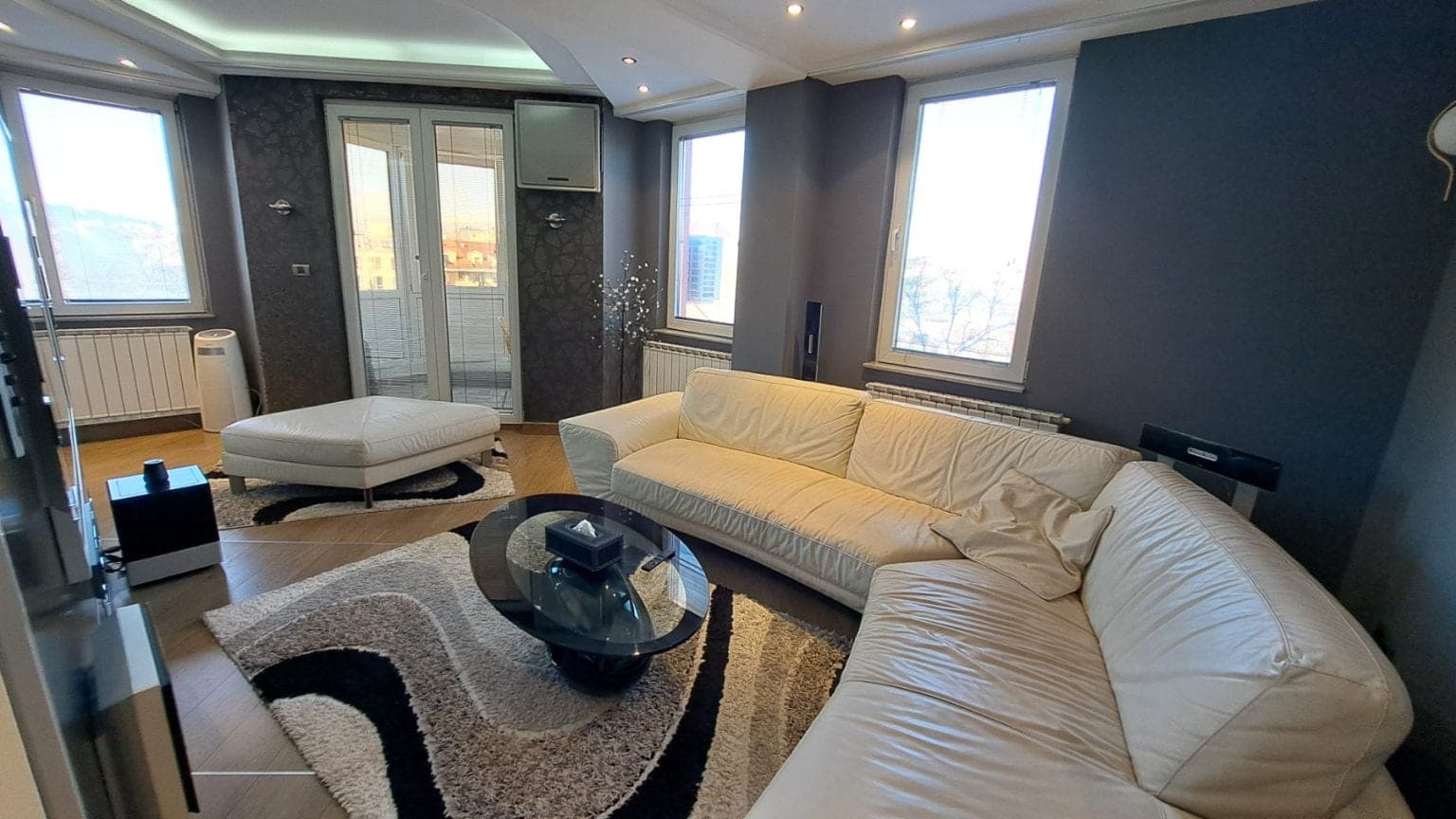 Стан 86м2 во Центар - За Изнајмување - Центар - Слика 4