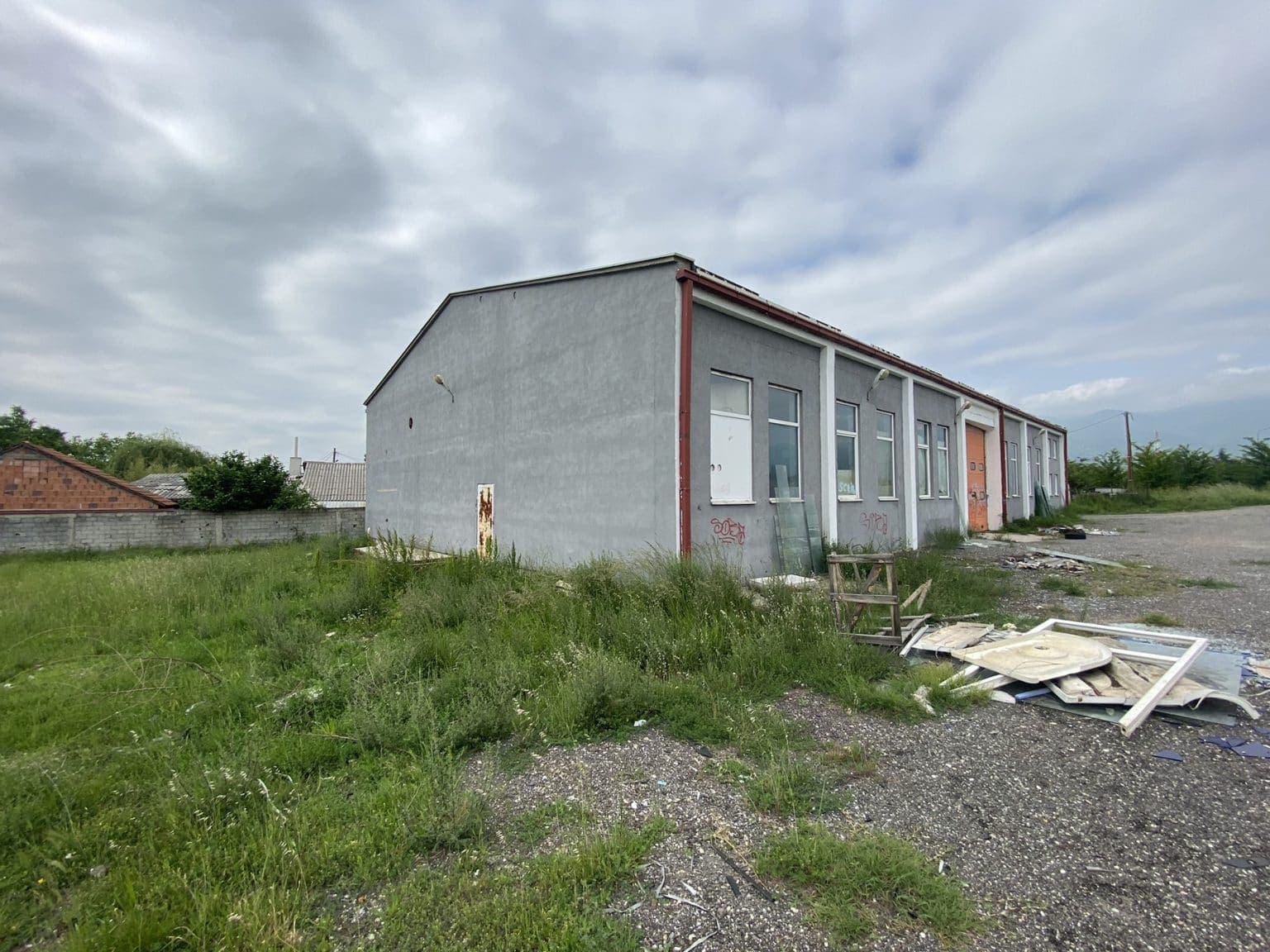 Warehouse in Butel 700m2 - For Sale - Butel