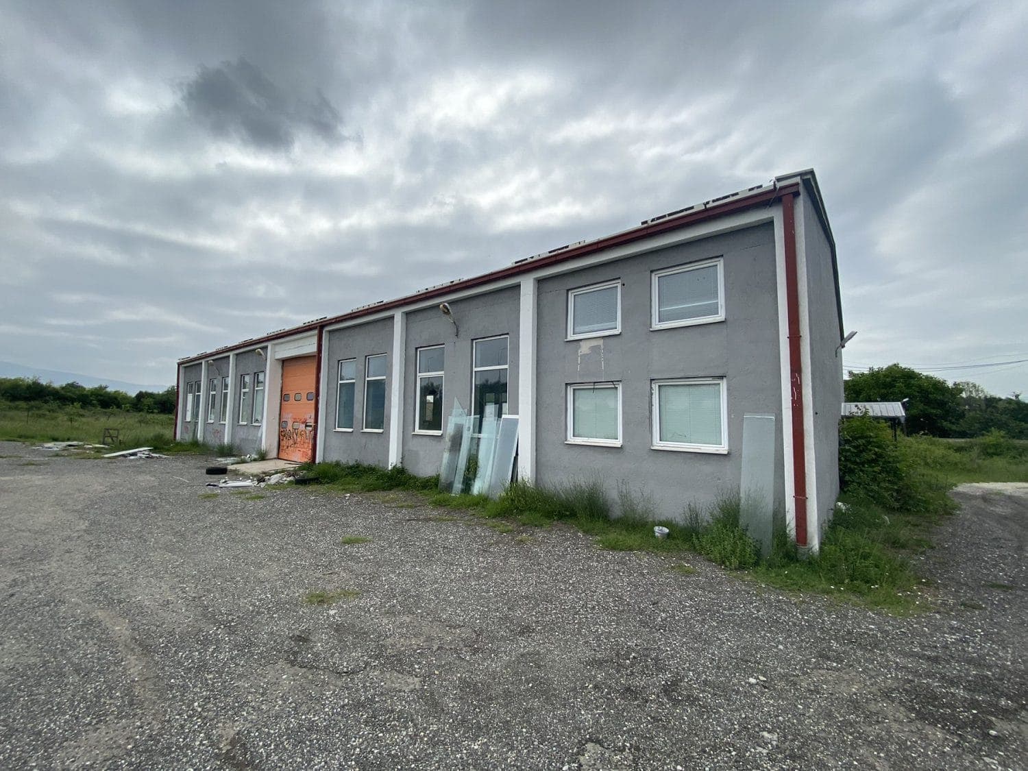 Warehouse in Butel 700m2 - For Sale - Butel - Image 2