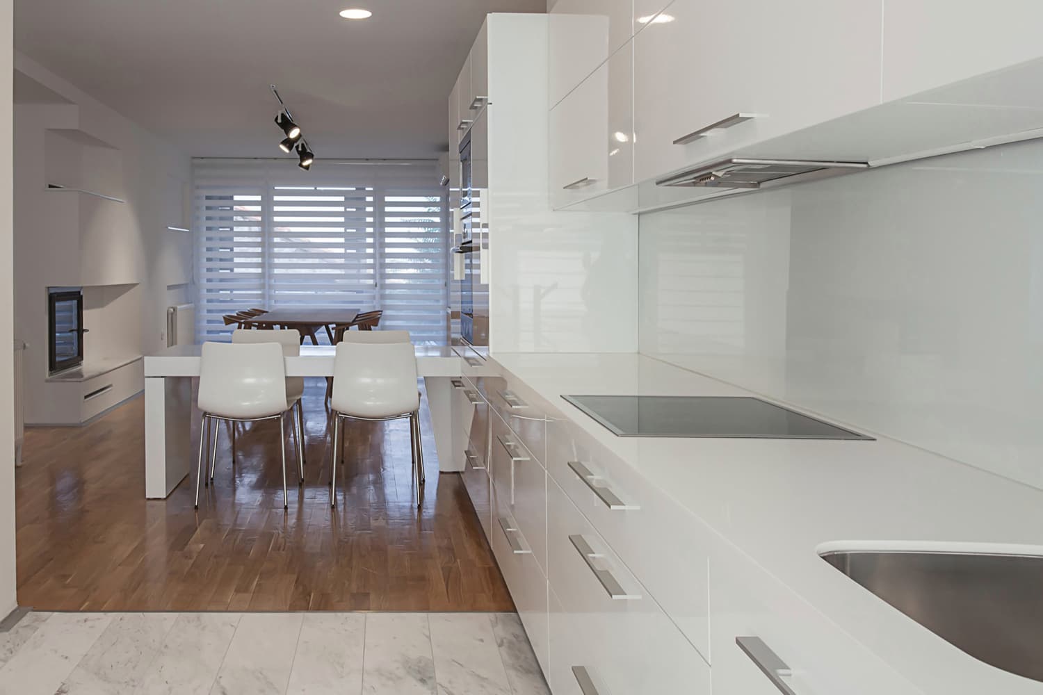 Ексклузивна куќа во Центар до Кале - За Изнајмување - Центар - Слика 4