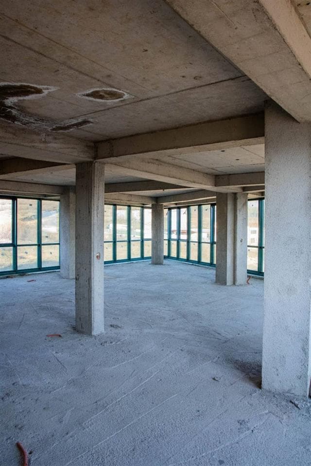 Деловен објект 1354м2 во Кочани - За Изнајмување - Штип - Слика 5