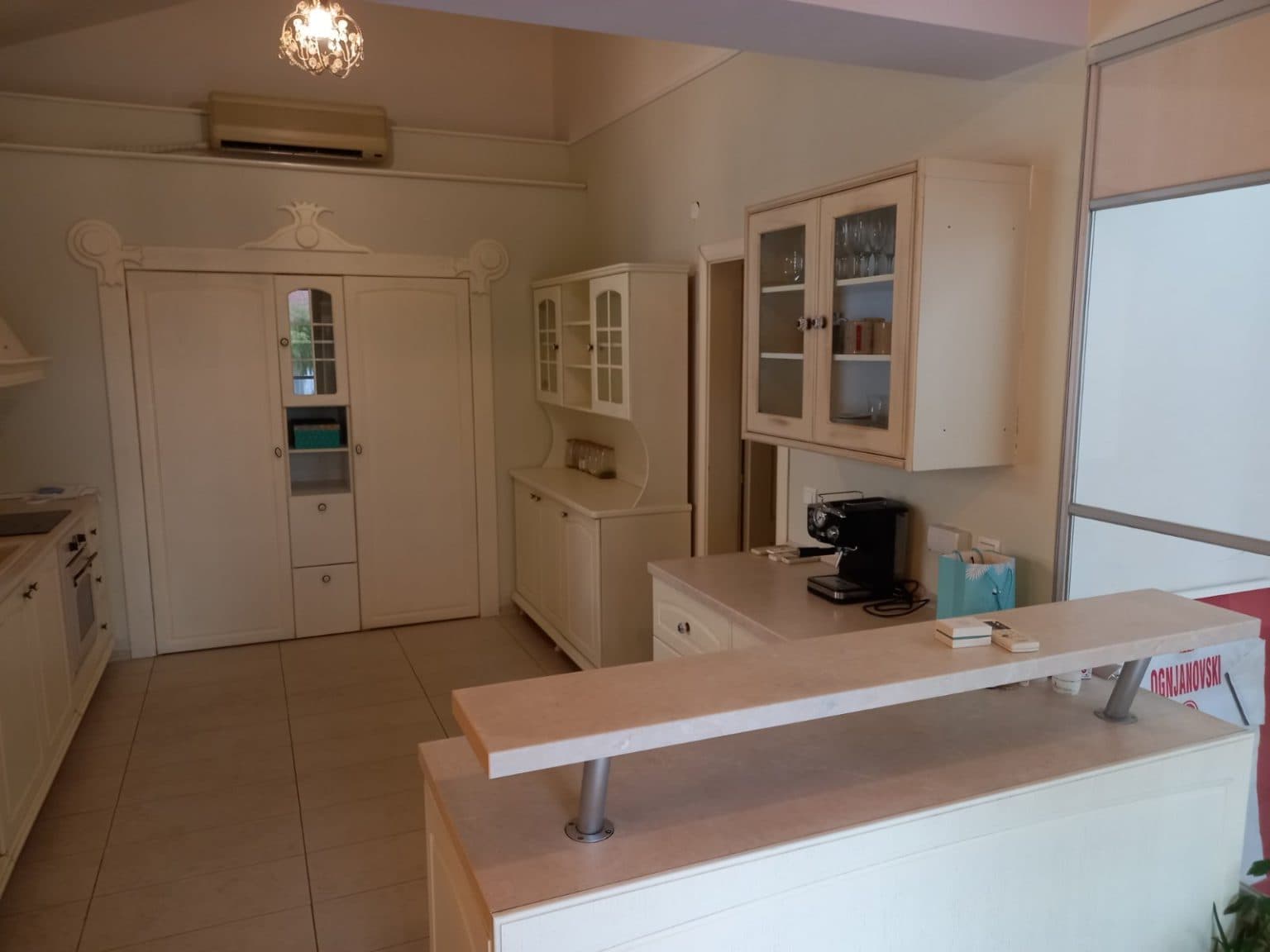 Куќа 566м2 со простран зелен двор во Бардовци - За Продажба - Бардовци - Слика 10