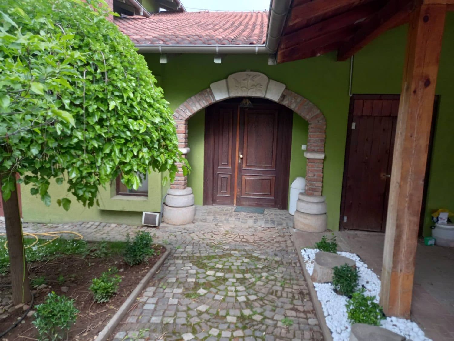 Куќа 566м2 со простран зелен двор во Бардовци - За Продажба - Бардовци - Слика 3