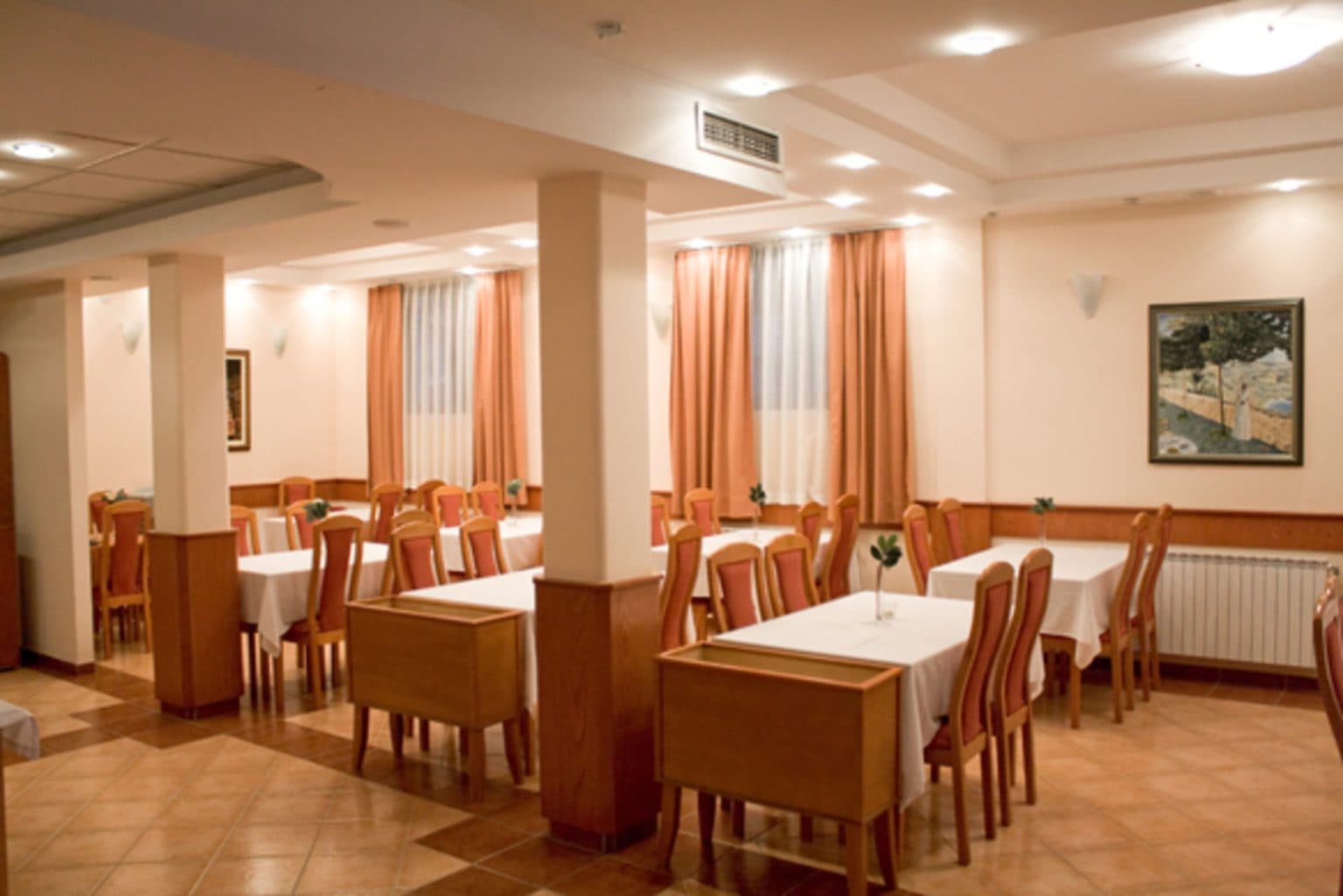 Boutique hotel 740m2 in Peshtani Ohrid - For Sale - Ohrid - Image 9