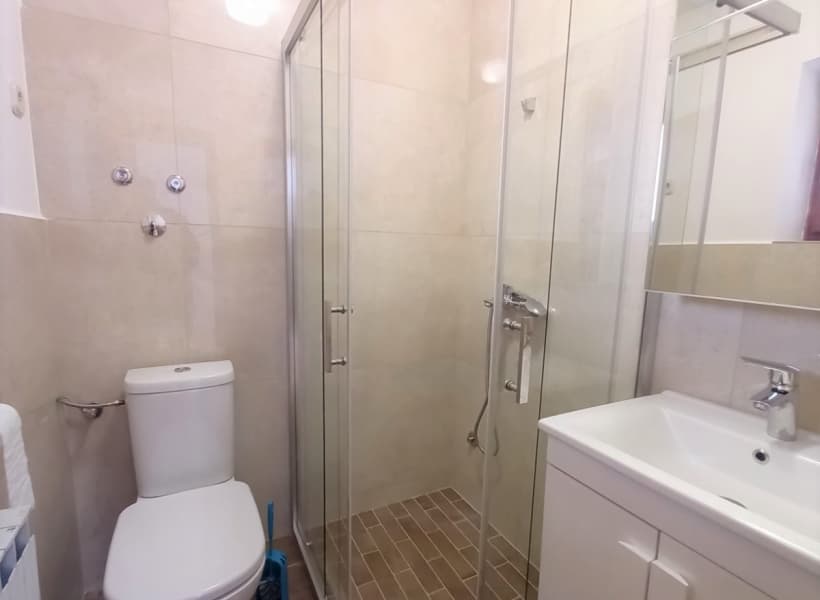 Kуќа 250м2 во Пржино - За Продажба - Кисела Вода - Слика 12