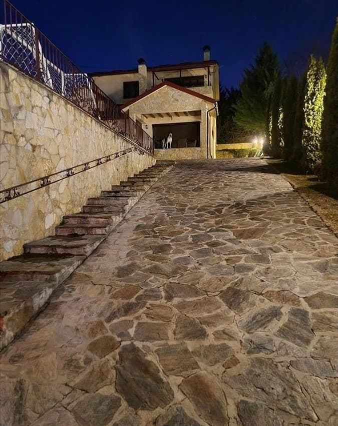 House in Sopishte with spacious 1518m2 yard - For Sale - Sopishte - Image 6