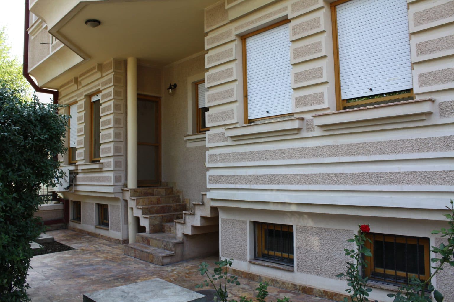 House on excellent location in Taftalidze - 2