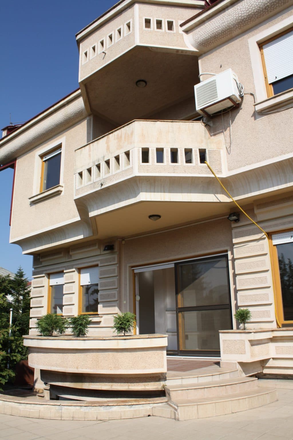 House on excellent location in Taftalidze - For Rent - Karposh - Image 10