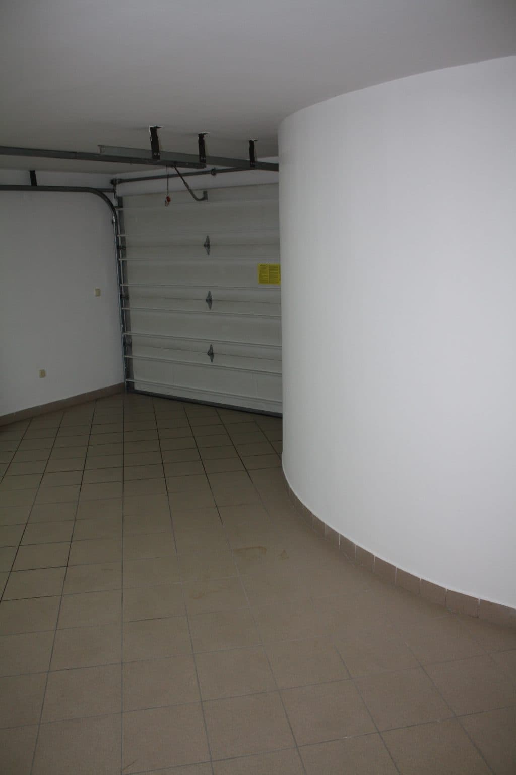 House on excellent location in Taftalidze - For Rent - Karposh - Image 15