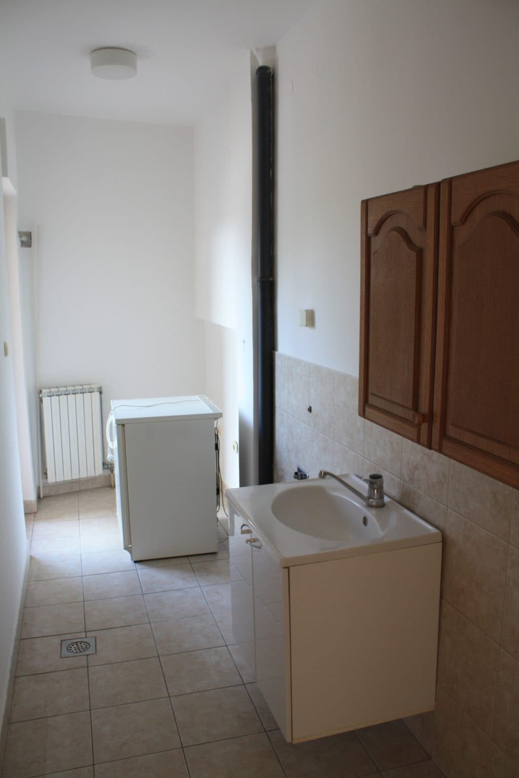 House on excellent location in Taftalidze - For Rent - Karposh - Image 25