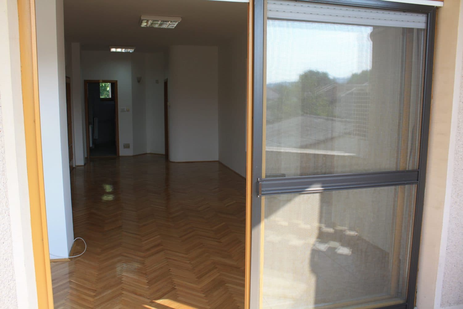 House on excellent location in Taftalidze - For Rent - Karposh - Image 26