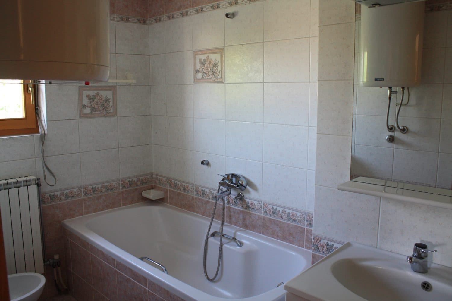 House on excellent location in Taftalidze - For Rent - Karposh - Image 31