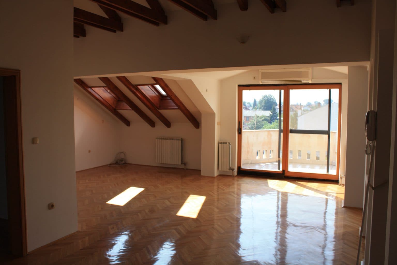 House on excellent location in Taftalidze - For Rent - Karposh - Image 32