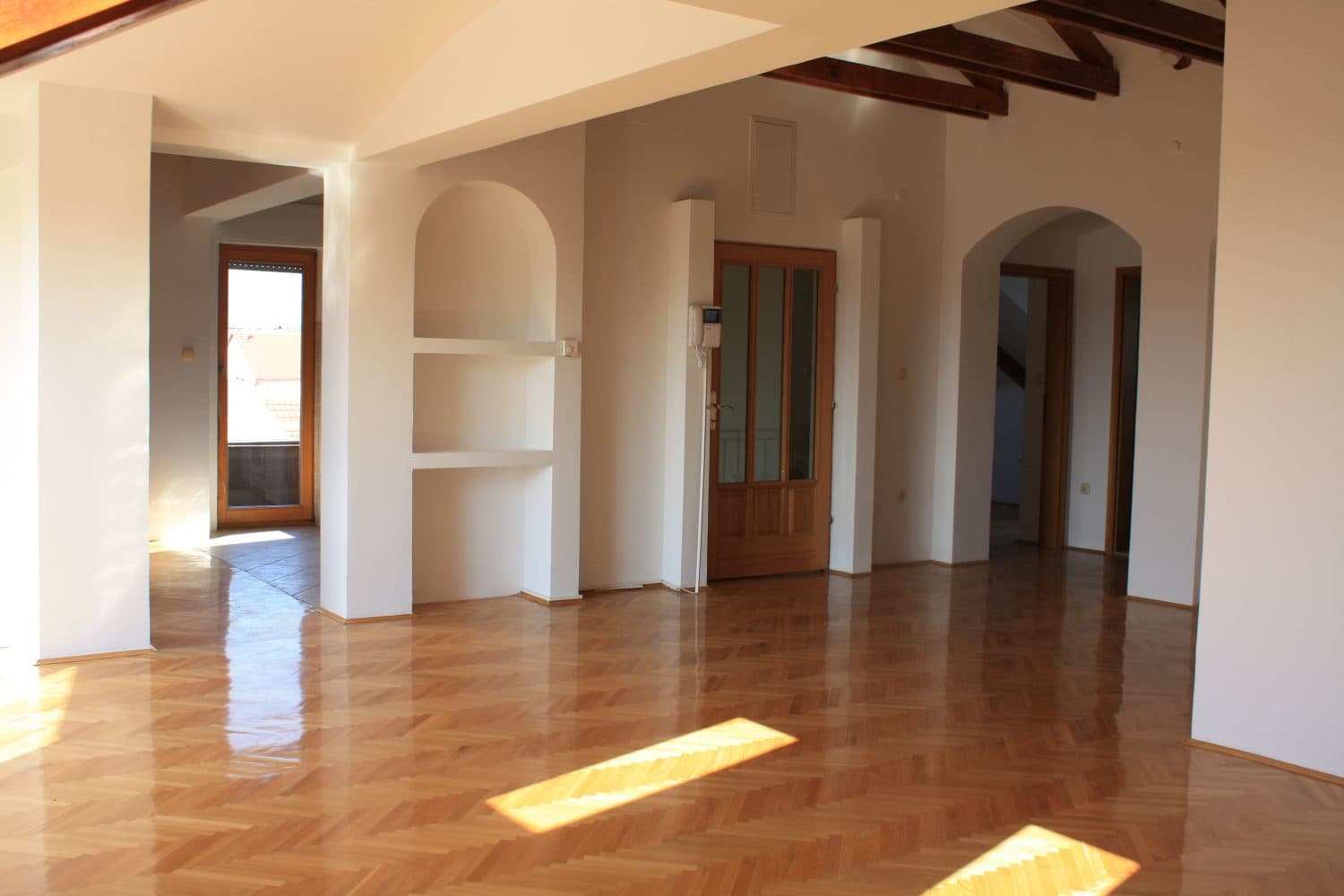 House on excellent location in Taftalidze - For Rent - Karposh - Image 34