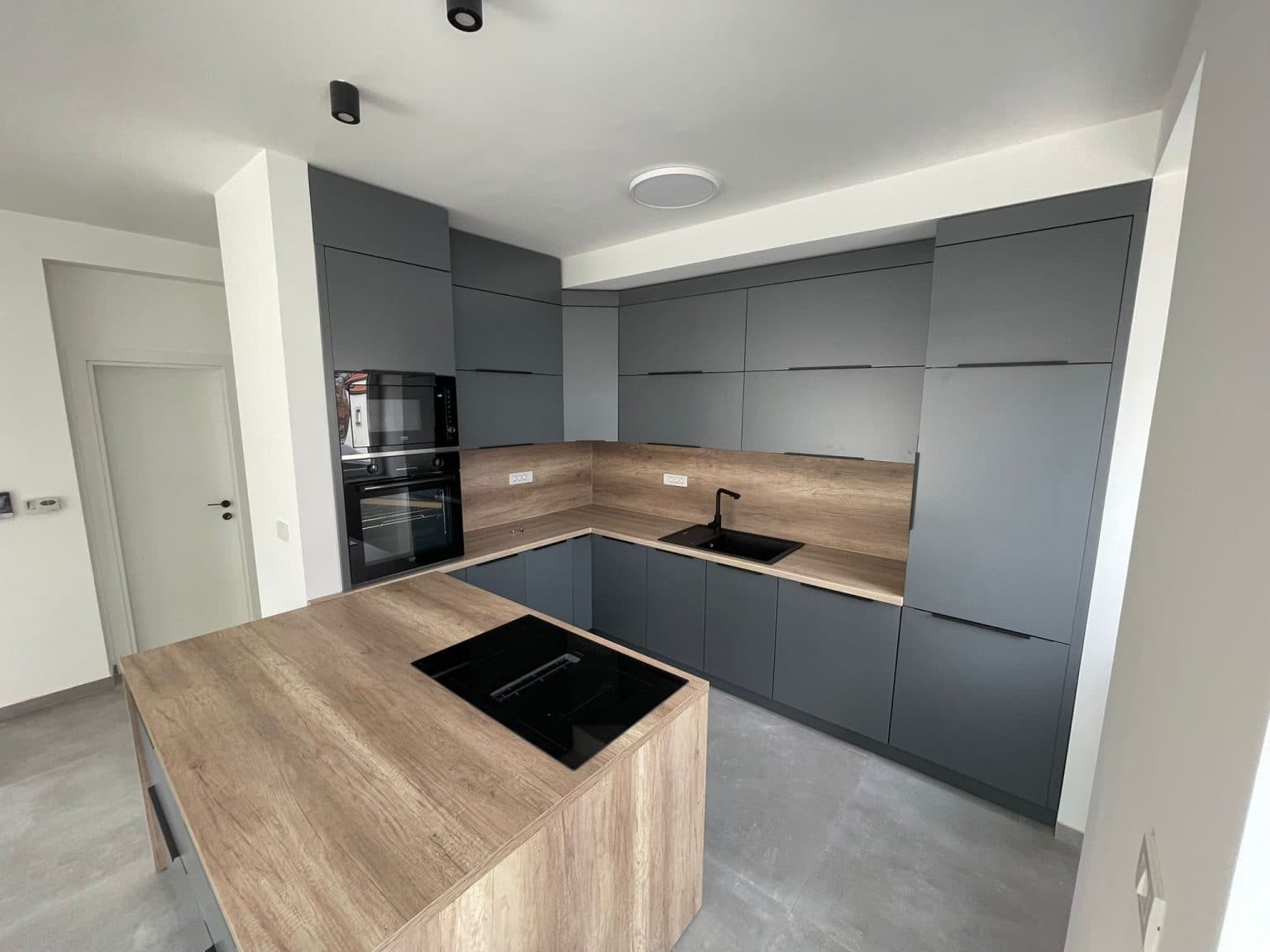 New modern house in Zhdanec - For Rent - Karposh - Image 4