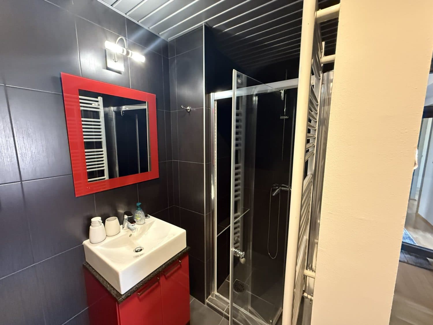 Модерен стан 140м2 во Црниче - За Изнајмување - Црниче - Слика 13