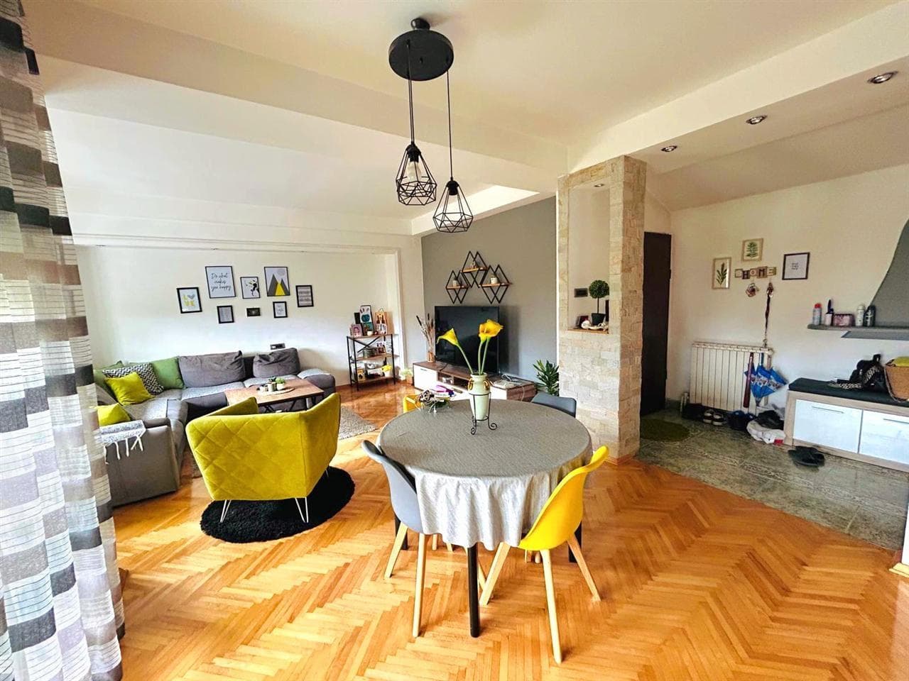 Apartment 95m2 in Aerodrom - For Sale - Aerodrom