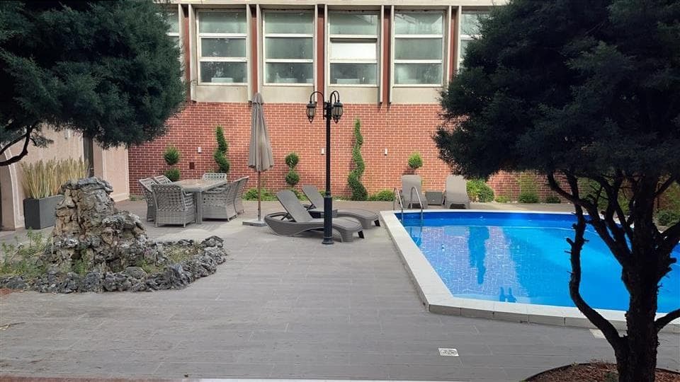 Spacious house 600m2 in Taftalidze - 2