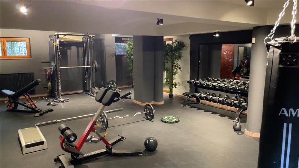 Spacious house 600m2 in Taftalidze - For Rent - Karposh - Image 9