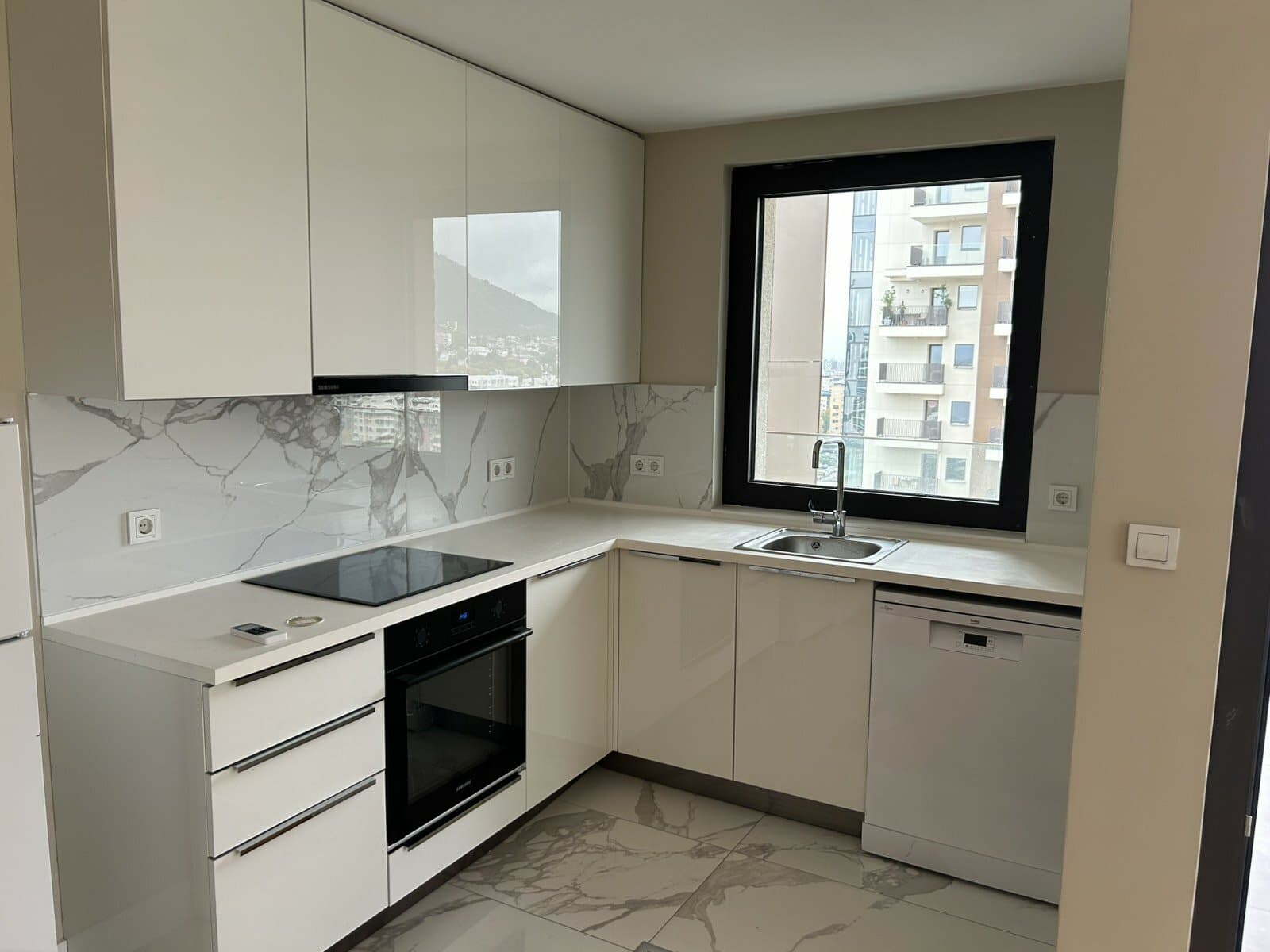 Деловен простор 82м2 во Центар - За Изнајмување - Центар - Слика 8