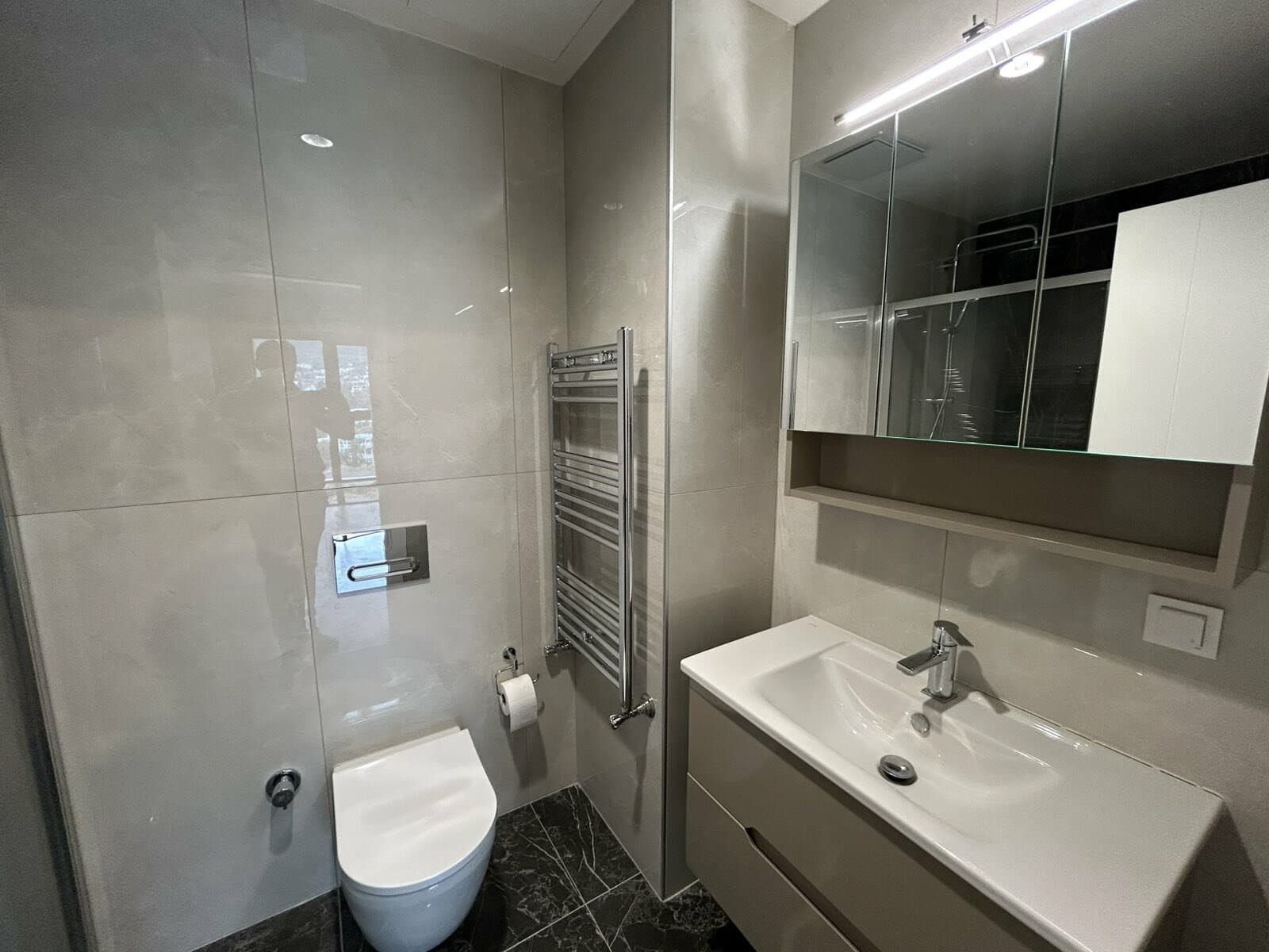 Деловен простор 82м2 во Центар - За Изнајмување - Центар - Слика 7