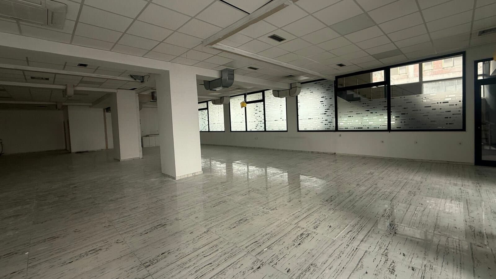 Деловен простор 800м2 во Центар - За Изнајмување - Центар - Слика 4