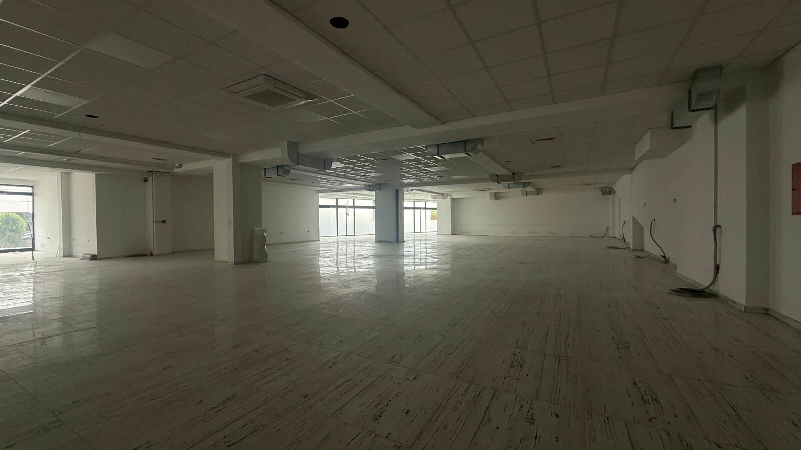 Деловен простор 800м2 во Центар - За Изнајмување - Центар - Слика 7