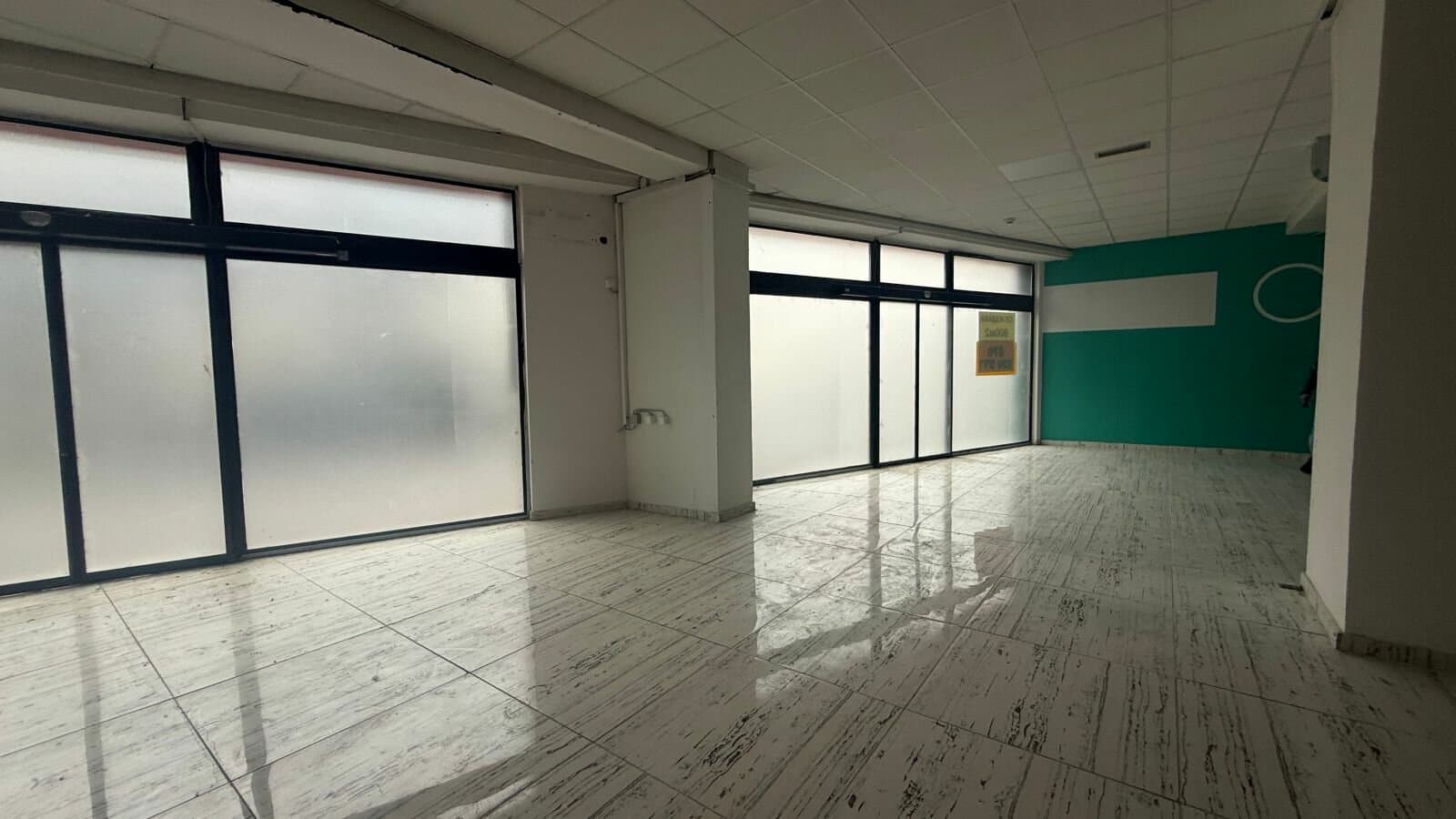 Деловен простор 800м2 во Центар - За Изнајмување - Центар - Слика 1