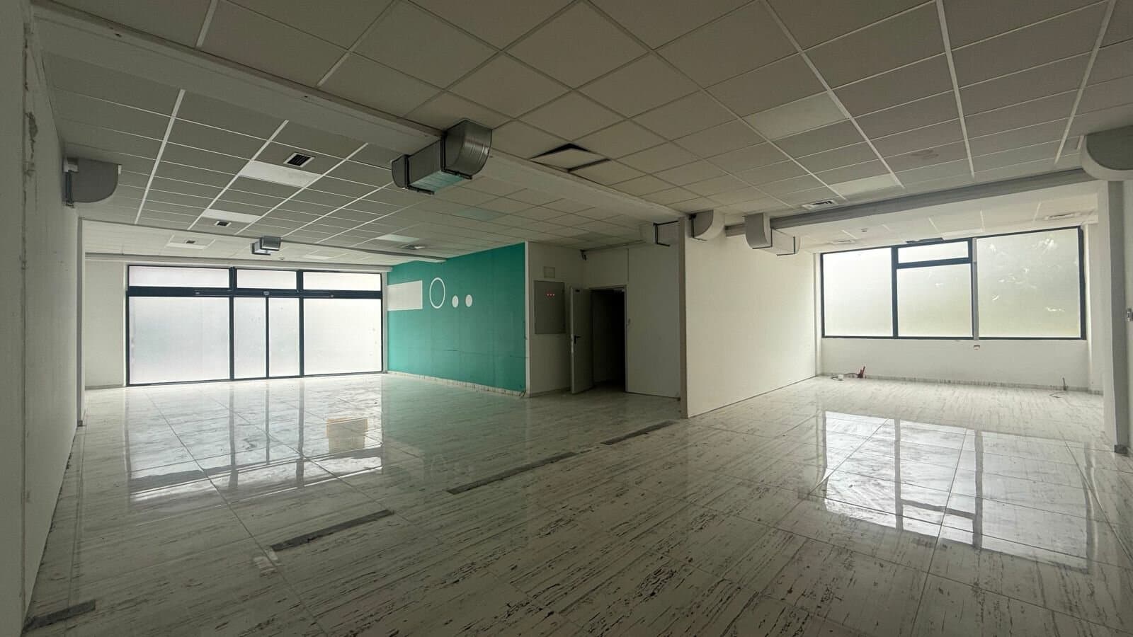 Деловен простор 800м2 во Центар - За Изнајмување - Центар - Слика 3