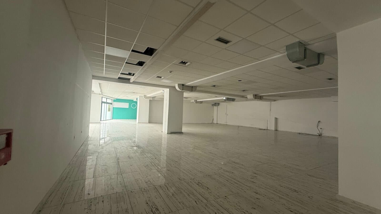 Деловен простор 800м2 во Центар - За Изнајмување - Центар - Слика 10