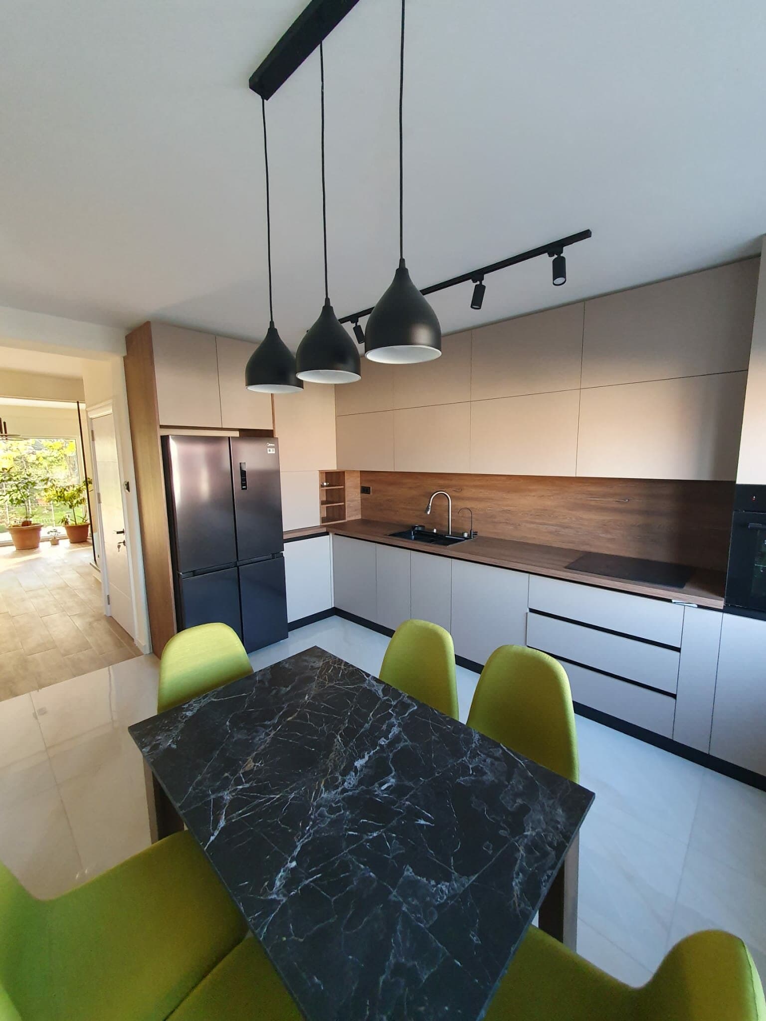 House 124m2 in Zhdanec - For Rent - Karposh - Image 6