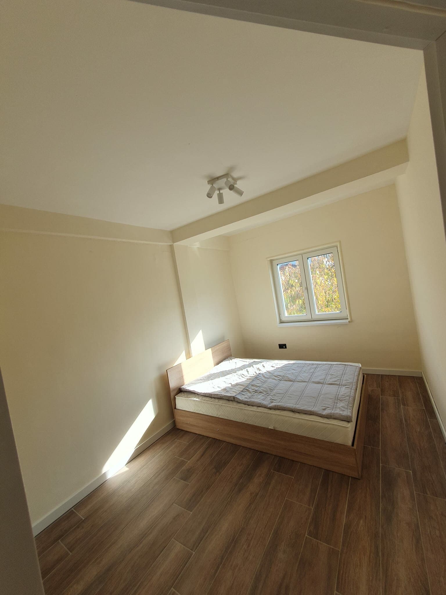 House 124m2 in Zhdanec - For Rent - Karposh - Image 10