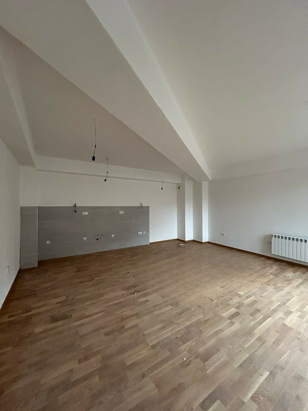 Деловен простор 80м2 во Центар - За Изнајмување - Центар - Слика 2