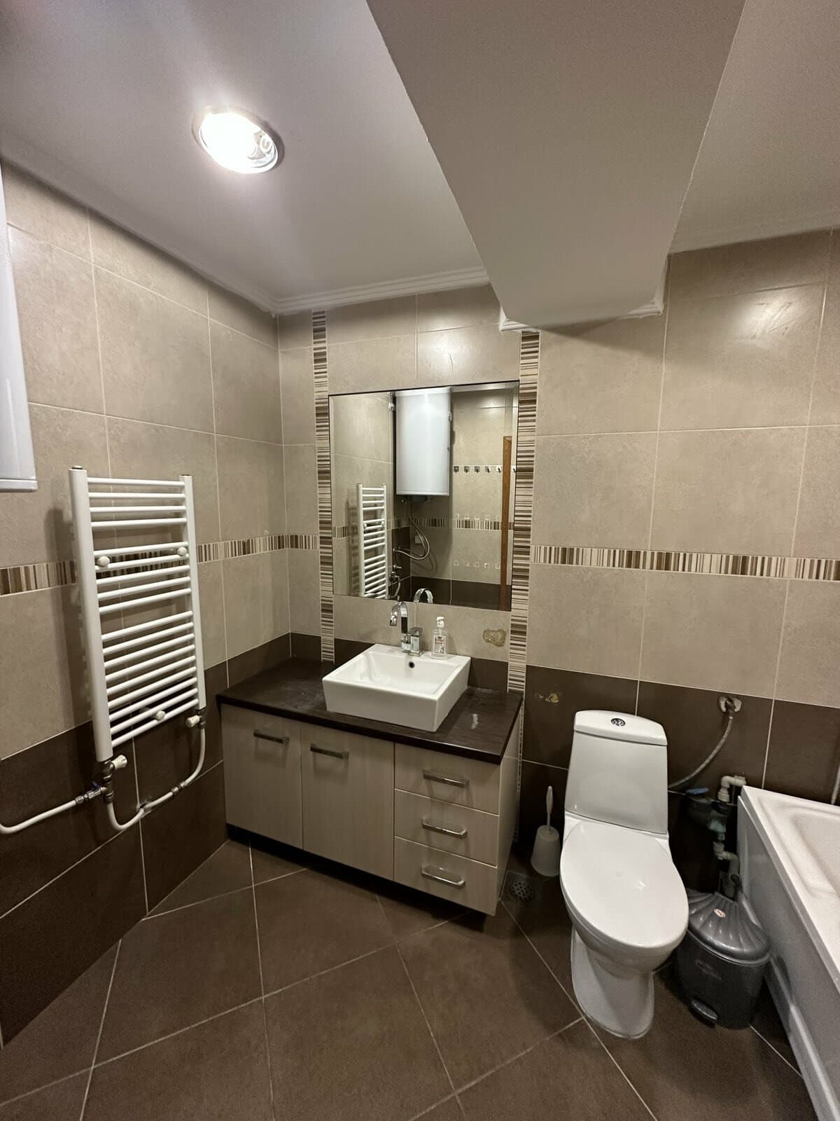 Деловен простор 193м2 во Центар - За Изнајмување - Центар - Слика 9