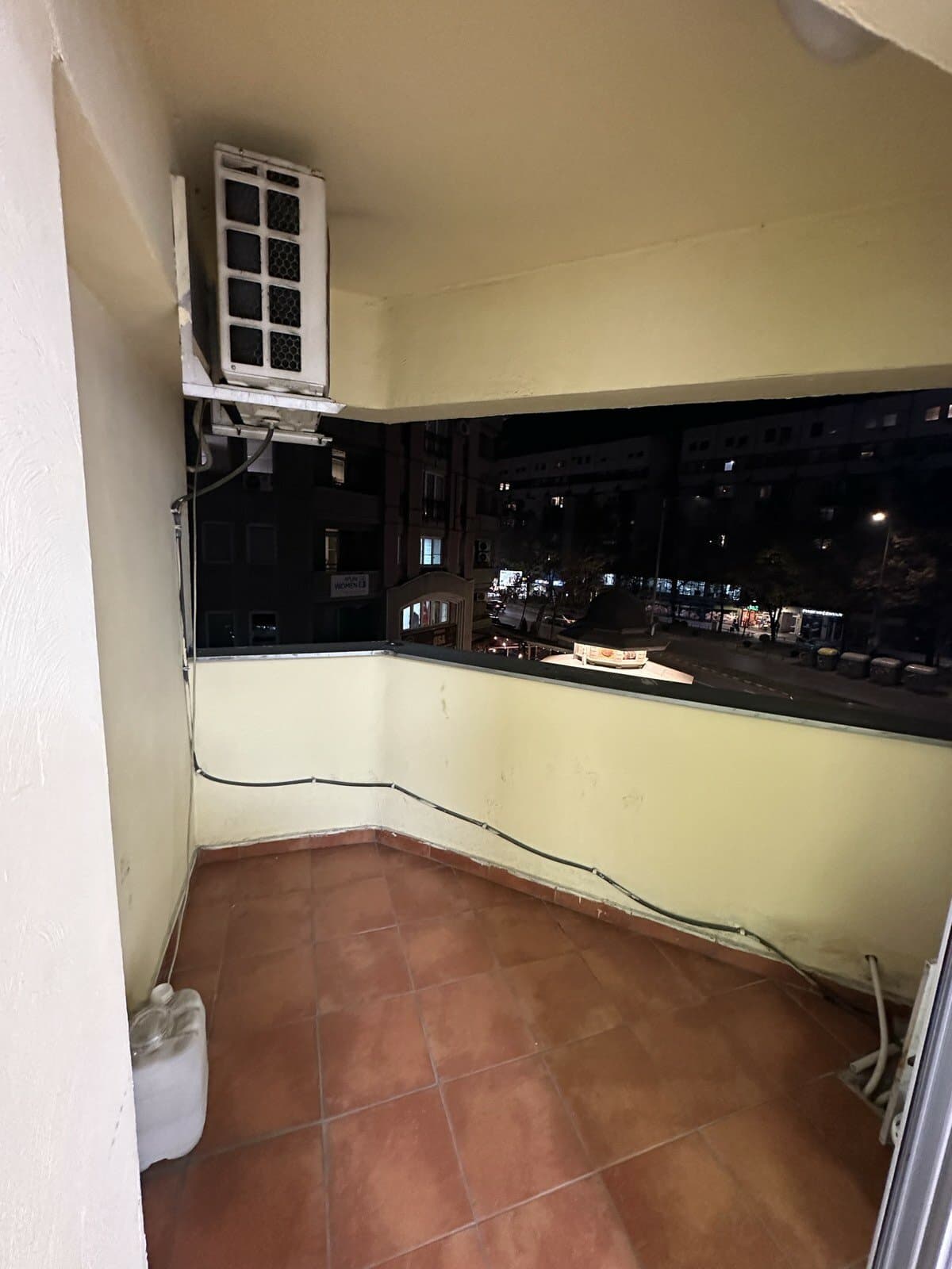 Деловен простор 193м2 во Центар - За Изнајмување - Центар - Слика 3